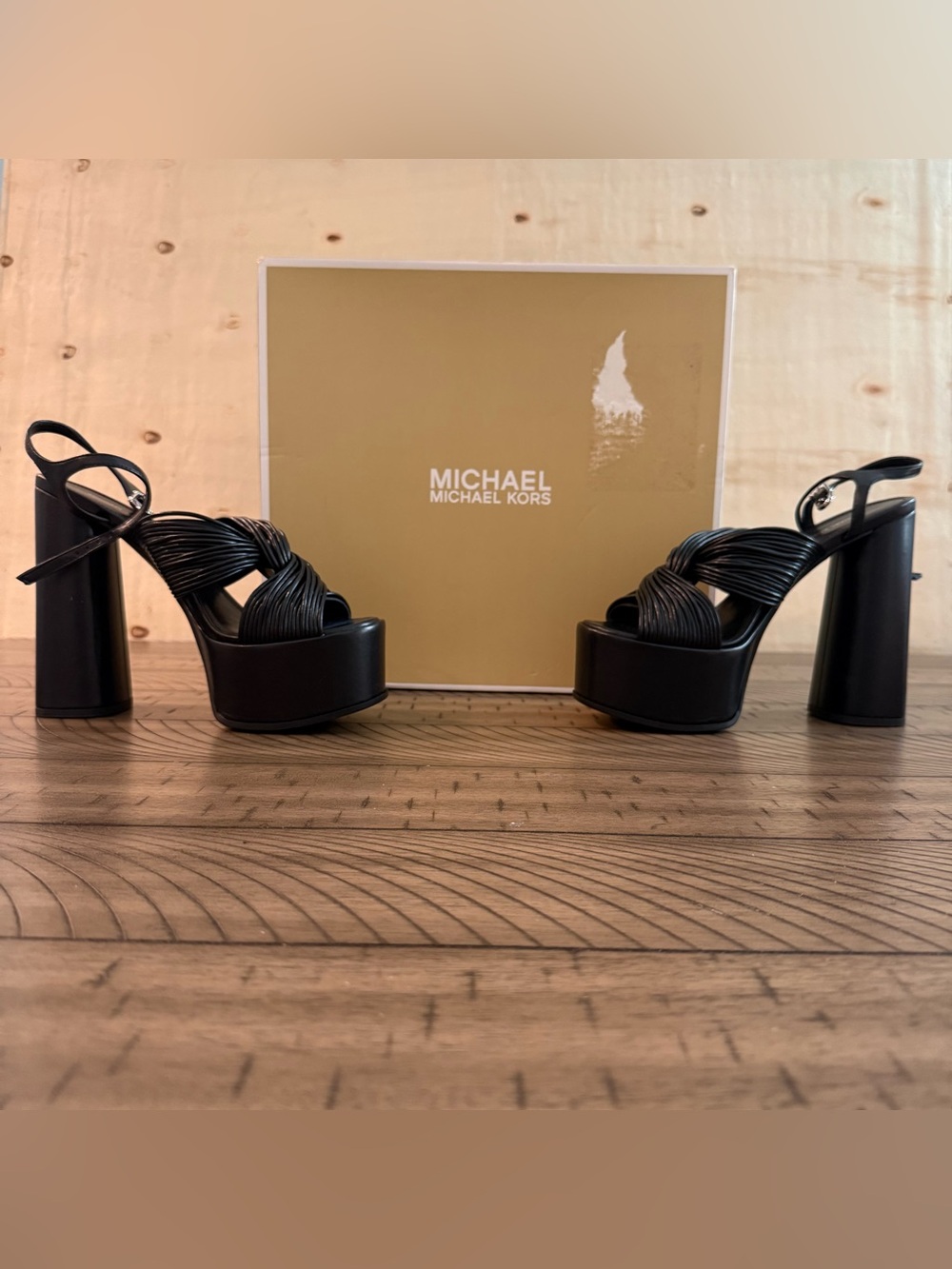 NWT Michael Kors Alesia Platform Sandals Black Faux Leather Sz 7.5
